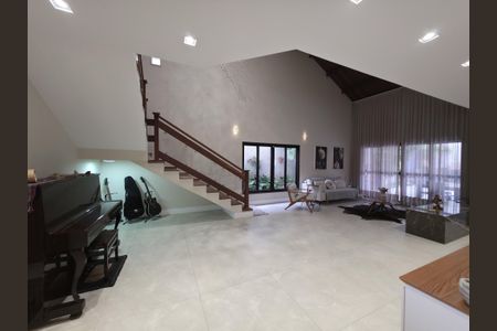 Casa à venda com 373m², 4 quartos e 4 vagas Casa à venda com 373m², 4 quartos e 4 vagasSala
