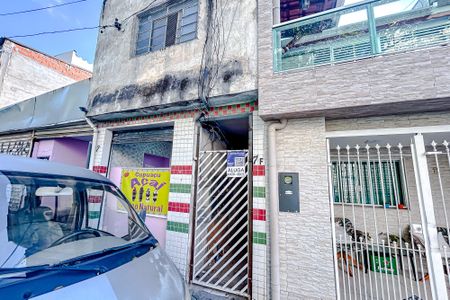 Casa para alugar com 34m², 1 quarto e sem vagaFachada com Plaquinha