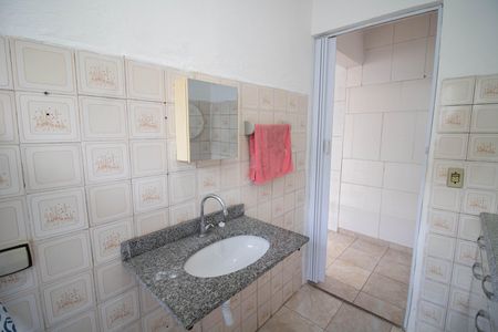 Banheiro social de casa para alugar com 1 quarto, 50m² em Parque Mandaqui, São Paulo