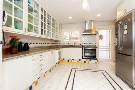 Casa à venda com 953m², 6 quartos e 8 vagasFoto 03