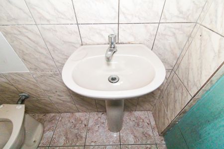 Casa para alugar com 45m², 1 quarto e sem vaga Casa para alugar com 45m², 1 quarto e sem vagaBanheiro