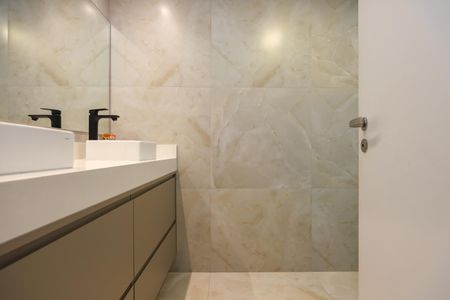 Apartamento à venda com 177m², 3 quartos e 3 vagasBanheiro da Suíte 1