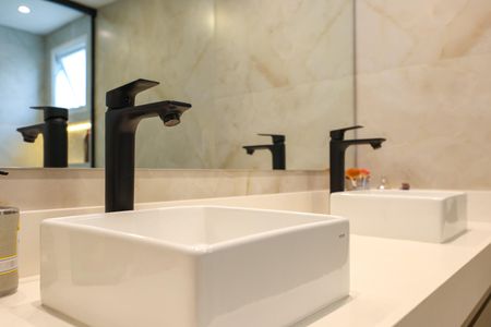 Apartamento à venda com 177m², 3 quartos e 3 vagasBanheiro da Suíte 1