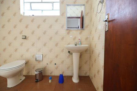Casa à venda com 350m², 3 quartos e 3 vagas Casa à venda com 350m², 3 quartos e 3 vagasBanheiro