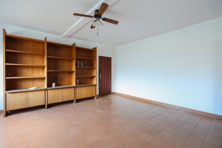 Casa à venda com 350m², 3 quartos e 3 vagas Casa à venda com 350m², 3 quartos e 3 vagasSala