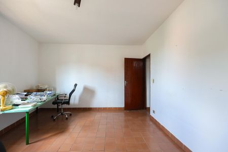Casa à venda com 350m², 3 quartos e 3 vagas Casa à venda com 350m², 3 quartos e 3 vagasQuarto 2