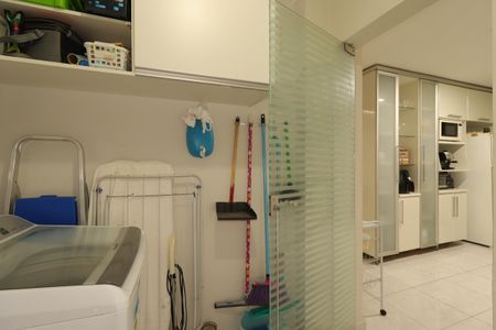 Apartamento à venda com 105m², 3 quartos e 1 vagaÁrea de Serviço