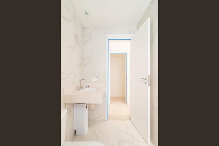 Apartamento à venda com 244m², 4 quartos e 4 vagasBanheiro da Suíte 3