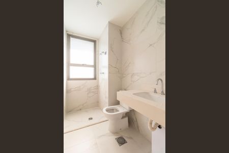 Apartamento à venda com 244m², 4 quartos e 4 vagasBanheiro da Suíte 3