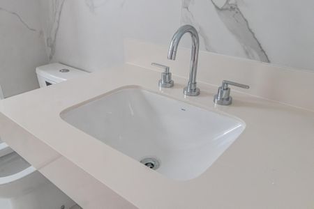 Apartamento à venda com 244m², 4 quartos e 4 vagasBanheiro da Suíte 2