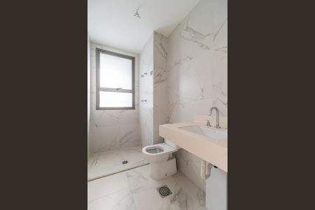 Apartamento à venda com 244m², 4 quartos e 4 vagasBanheiro da Suíte 2