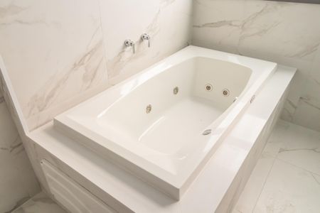 Apartamento à venda com 244m², 4 quartos e 4 vagasBanheiro da Suíte 1