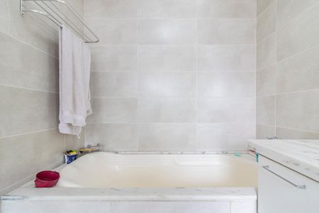 Apartamento para alugar com 187m², 3 quartos e 3 vagasBanheiro da Suíte 1