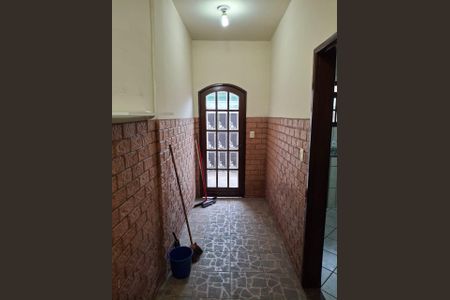 Corredor de casa para alugar com 1 quarto, 76m² em Moquetá, Nova Iguaçu