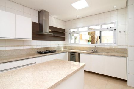 Casa de condomínio à venda com 470m², 6 quartos e 6 vagasCozinha