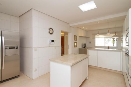 Casa de condomínio à venda com 470m², 6 quartos e 6 vagasCozinha