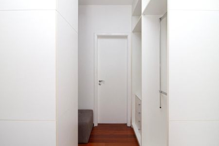 Casa de condomínio à venda com 470m², 6 quartos e 6 vagasBanheiro