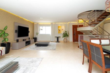 Casa de condomínio à venda com 470m², 6 quartos e 6 vagasSala