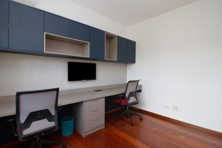 Casa de condomínio à venda com 470m², 6 quartos e 6 vagasQuarto