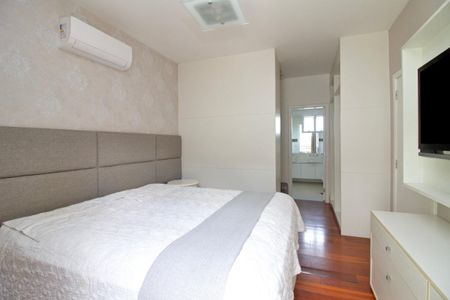 Casa de condomínio à venda com 470m², 6 quartos e 6 vagasQuarto 1