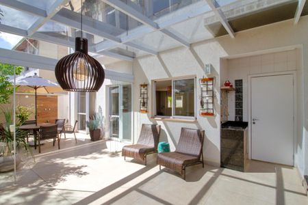 Casa de condomínio à venda com 470m², 6 quartos e 6 vagasÁrea externa
