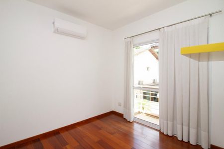 Casa de condomínio à venda com 470m², 6 quartos e 6 vagasQuarto 1