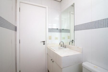 Casa de condomínio à venda com 470m², 6 quartos e 6 vagasBanheiro 1