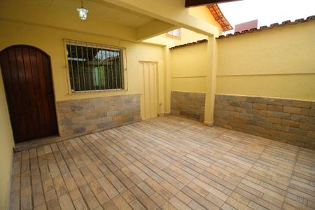 Casa à venda com 71m², 2 quartos e 2 vagas