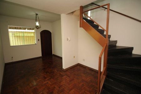 Casa à venda com 71m², 2 quartos e 2 vagas