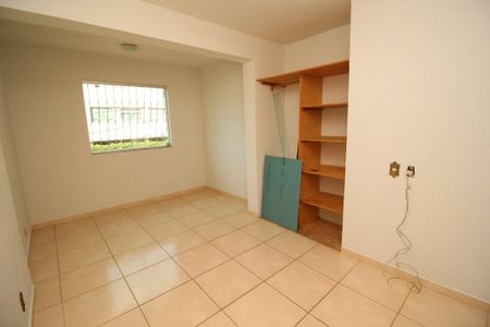 Casa à venda com 2 quartos, 71m² em Santa Rosa, Belo Horizonte