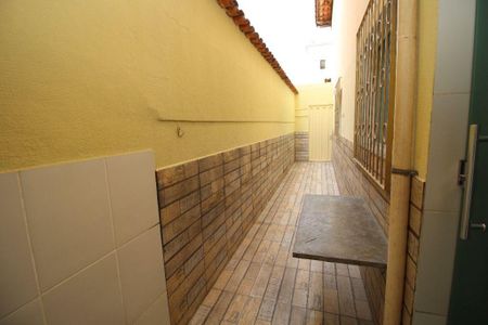 Casa à venda com 71m², 2 quartos e 2 vagas