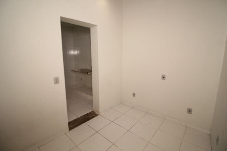 Casa à venda com 2 quartos, 71m² em Santa Rosa, Belo Horizonte
