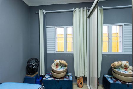 Casa à venda com 240m², 4 quartos e 5 vagas Casa à venda com 240m², 4 quartos e 5 vagasQuarto 2