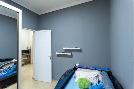 Casa à venda com 240m², 4 quartos e 5 vagas Casa à venda com 240m², 4 quartos e 5 vagasQuarto 2