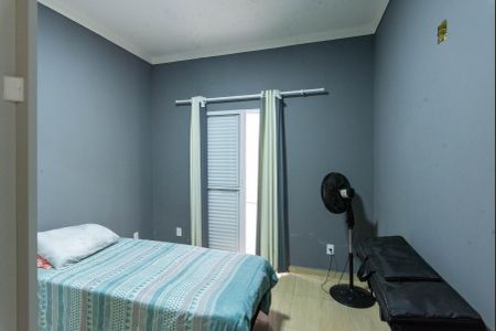 Casa à venda com 240m², 4 quartos e 5 vagas Casa à venda com 240m², 4 quartos e 5 vagasQuarto 1