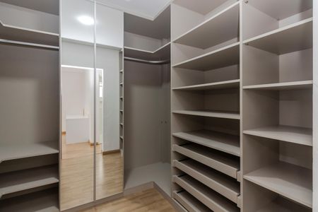 Apartamento à venda com 164m², 3 quartos e 3 vagasCloset da Suíte 1