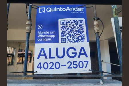 Casa para alugar com 90m², 3 quartos e 1 vaga Casa para alugar com 90m², 3 quartos e 1 vagaFachada