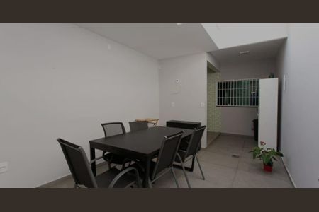 Casa à venda com 3 quartos, 105m² em Vila Carrão, São Paulo
