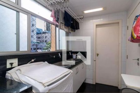 Apartamento à venda com 130m², 4 quartos e 2 vagas Apartamento à venda com 130m², 4 quartos e 2 vagasÁrea de Serviço