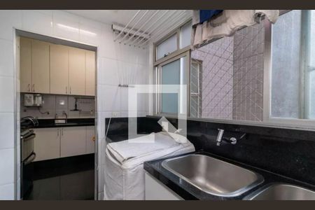 Apartamento à venda com 130m², 4 quartos e 2 vagas Apartamento à venda com 130m², 4 quartos e 2 vagasÁrea de Serviço