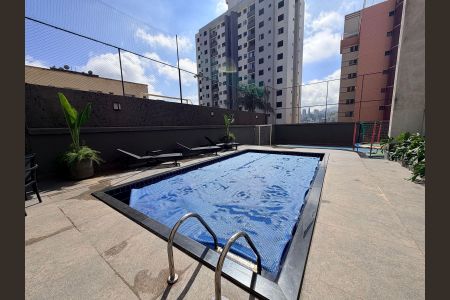 Apartamento à venda com 130m², 4 quartos e 2 vagas Apartamento à venda com 130m², 4 quartos e 2 vagasÁrea comum - Piscina