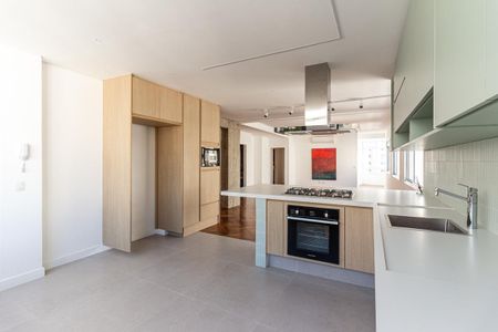 Apartamento à venda com 129m², 3 quartos e 1 vaga Apartamento à venda com 129m², 3 quartos e 1 vagaCozinha