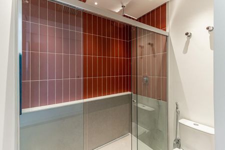 Apartamento à venda com 129m², 3 quartos e 1 vaga Apartamento à venda com 129m², 3 quartos e 1 vagaBanheiro da Suíte