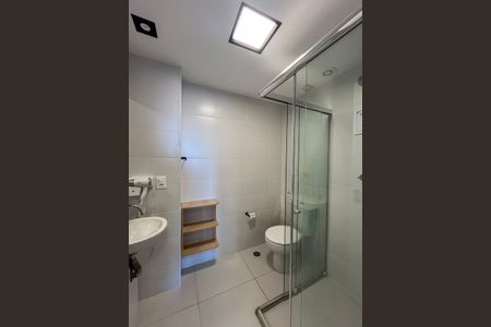 Banheiro de kitnet/studio para alugar com 1 quarto, 29m² em Vila Gumercindo, São Paulo
