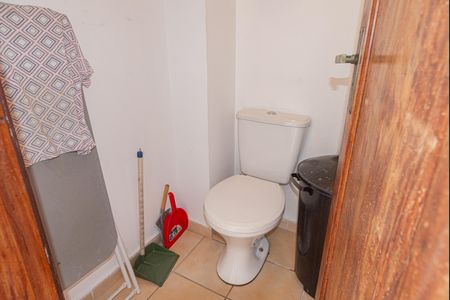 Apartamento para alugar com 90m², 2 quartos e sem vaga Apartamento para alugar com 90m², 2 quartos e sem vagaBanheiro de Serviço