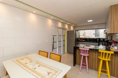 Casa para alugar com 200m², 3 quartos e 2 vagas Casa para alugar com 200m², 3 quartos e 2 vagasCozinha