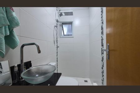 Apartamento à venda com 60m², 2 quartos e 2 vagas Apartamento à venda com 60m², 2 quartos e 2 vagasBanheiro
