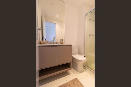 Apartamento para alugar com 107m², 2 quartos e 2 vagas Apartamento para alugar com 107m², 2 quartos e 2 vagasBanheiro da Suíte 02