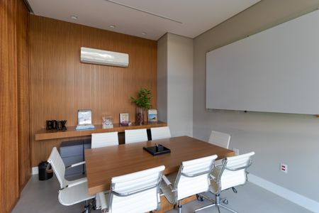 Apartamento para alugar com 107m², 2 quartos e 2 vagas Apartamento para alugar com 107m², 2 quartos e 2 vagasÁrea comum - Sala de reuniões
