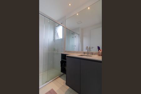 Apartamento para alugar com 107m², 2 quartos e 2 vagas Apartamento para alugar com 107m², 2 quartos e 2 vagasBanheiro da Suíte 01